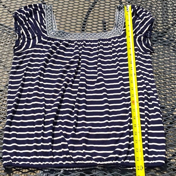 NWT Max Studio Navy Blue and White Striped Shirt Size Medium - Picture 10 of 13